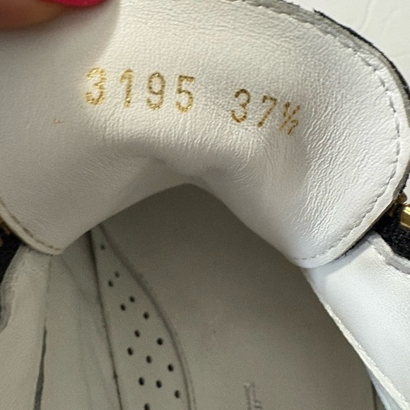 Walter Genuin Woman’s Blue and White Leather Golf Shoes w Gold Zip Closure. 7 - Picture 9 of 13